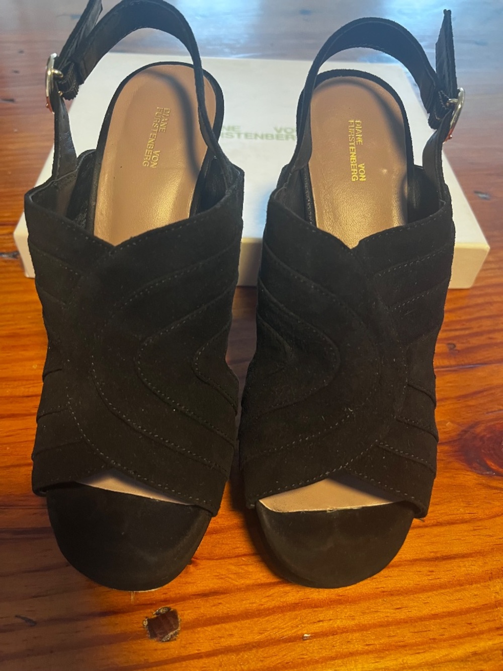 Diane von Furstenberg DVF Tabby Black Kid Suede Platform 7Sandals - Size 7M